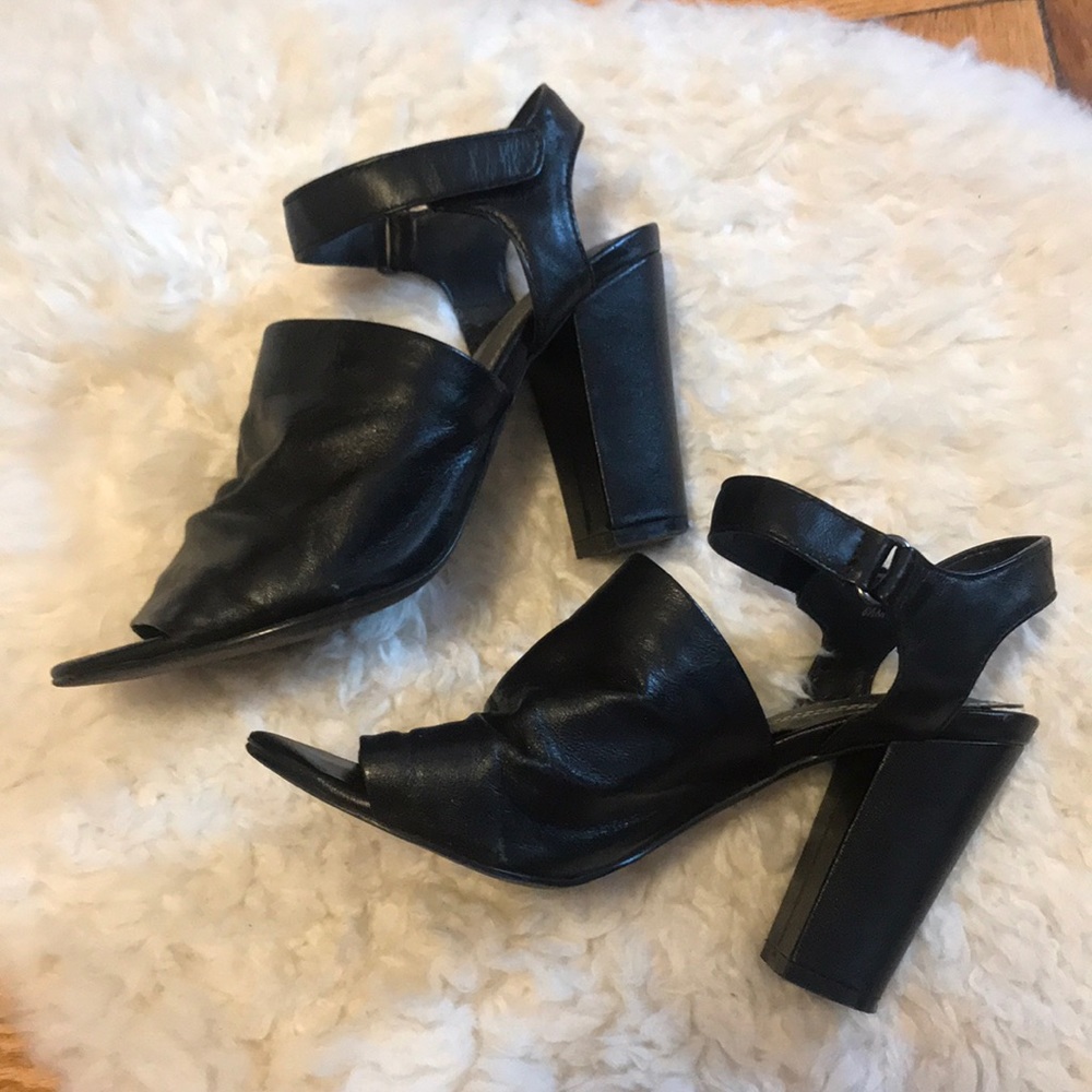 TAHARI Black Leather Shoes Sz 6.5